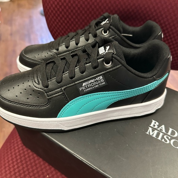 ‼️$10 - PUMA Mercedes-AMG PETRONAS Caven 2.0 Youth Sneakers Size 5.5 BRAND NEW - Picture 2 of 10